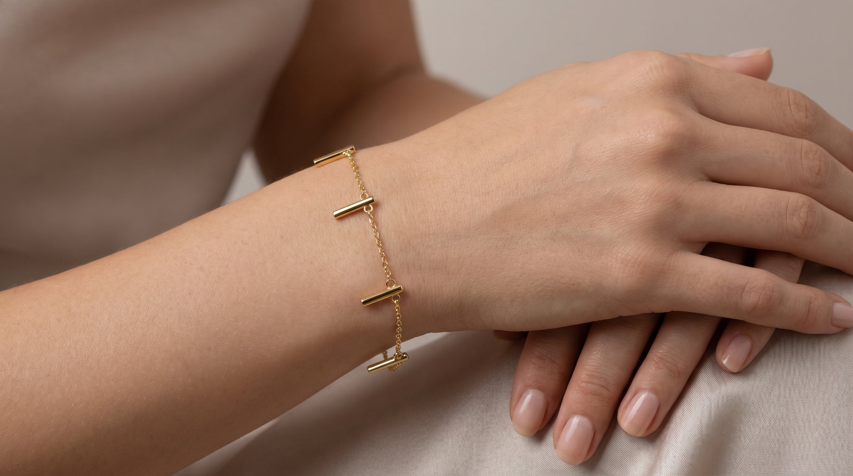 Pulsera Charms Barras Baño de Oro
