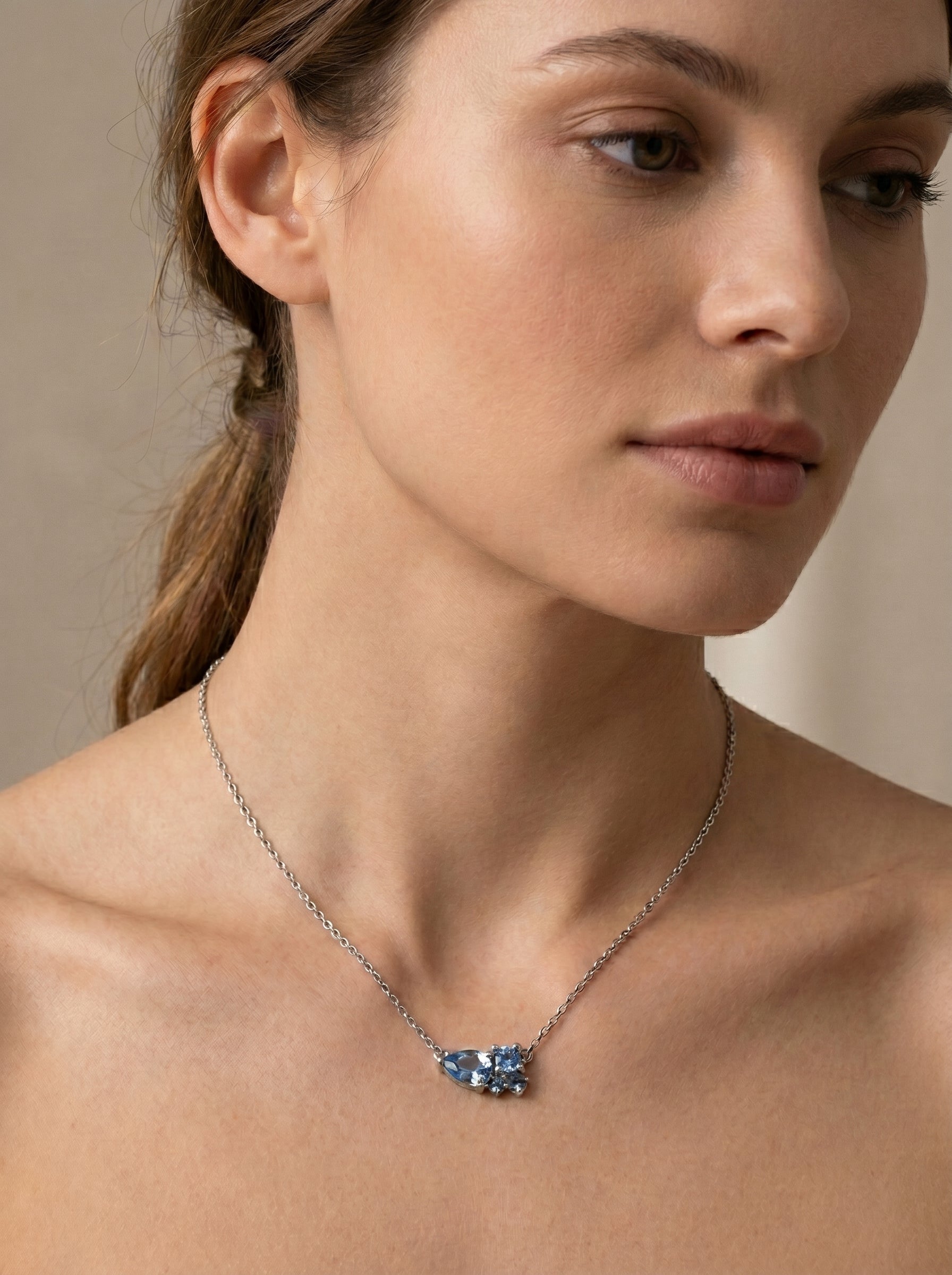 Collar Zafiro Cluster